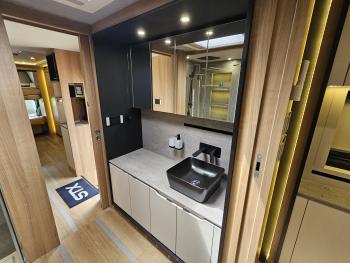 Mercedes-Benz ACTROS 2651 / 6x2 / STX  MOTORHOME / CAMPER